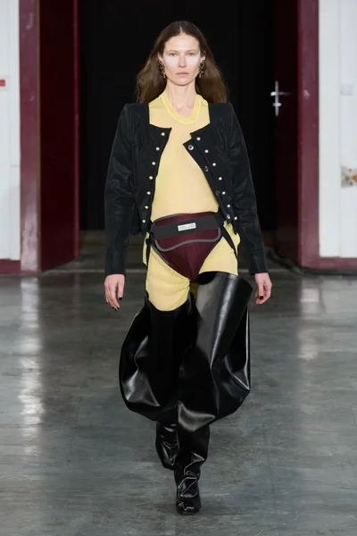 Look 14